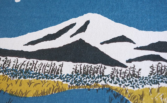 山とオオカミ」ファブリックパネル（北海道南富良野町） ふるさと納税サイト「ふるさとプレミアム」