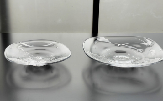 No.189 ゆらぎの皿 大と小セット ／ ガラス お皿 茨城県 / 茨城県坂東