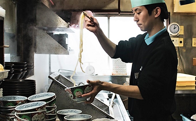山口県萩市のふるさと納税 うどん 8人前 セット どんどん ふるさと萩の味 肉うどん 麺類 肉 牛肉 冷凍