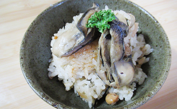北海道厚岸産牡蠣「マルえもん」むきかき300g（約12～15粒）　北海道厚岸町　セゾンのふるさと納税