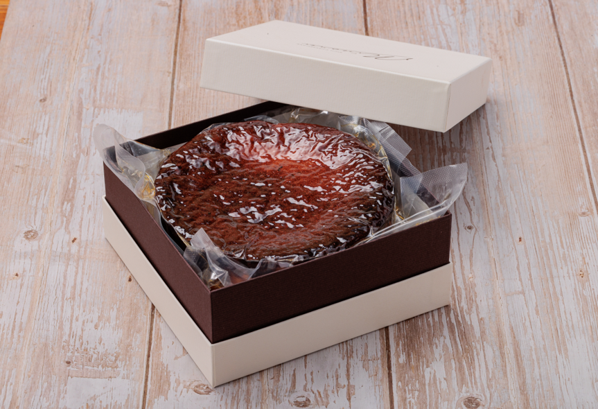茨城県行方市のふるさと納税 AP-8　チーズケーキ2種セット(紅優甘のバスクチーズケーキ・Minoruのバスクチーズケーキ)