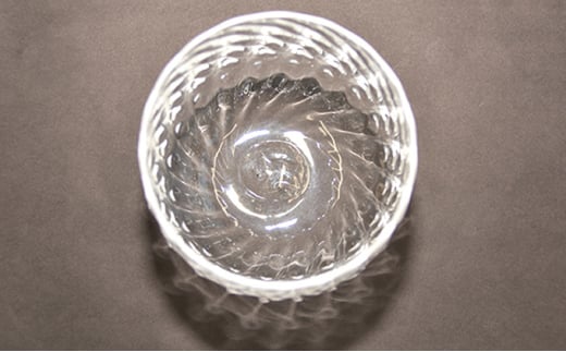 茨城県常総市のふるさと納税 河上智美作　イチゴモールグラス　ガラス工芸品