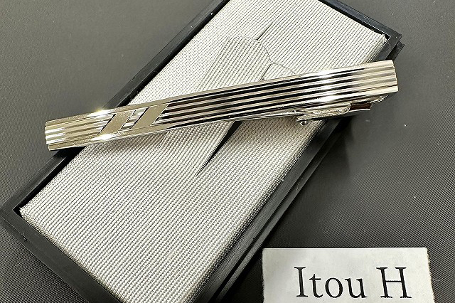 ふるさと納税 アクセサリー 埼玉県 春日部市 BX008-1 ダイヤカット　ネクタイピン　Itou H BX008-1 ダイヤカット ネクタイピン Itou H / 埼玉県春日部市