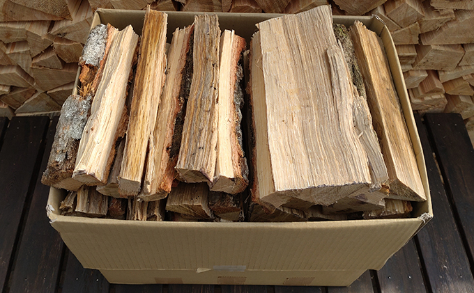 広葉樹薪にキャンプに