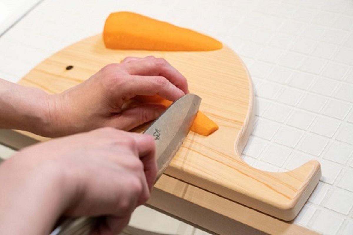 小さなヒノキのまな板 カッティングボード 手カンナで仕上げのまな板のお試しに 小さなヒノキのまな板 カッティングボード 手カンナで仕上げのまな板の