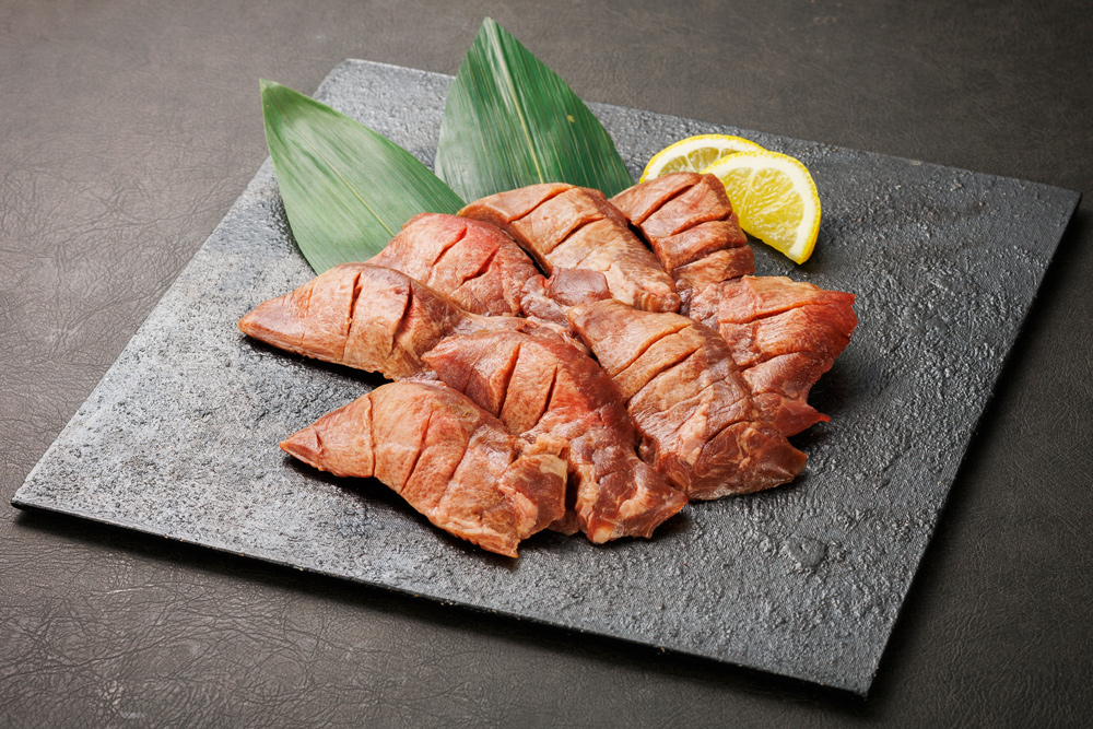 宮城県富谷市のふるさと納税 仙台名物 味の牛たん喜助×内ケ崎酒造店 職人仕込牛たん＆鳳陽清酒セット (牛タン 牛たん 厚切り 塩 しお 地酒 日本酒 肉 老舗 専門店 きすけ) [0104]
