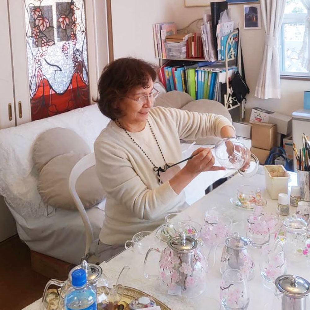 絵付け手描き】シャンパングラス 「小菊と雪の結晶」 筒井啓子作 1個