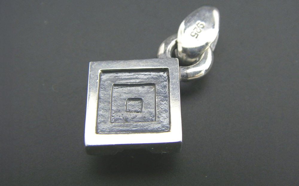Pyramid pendant ピラミッド ペンダント ｜ シルバー シルバー925