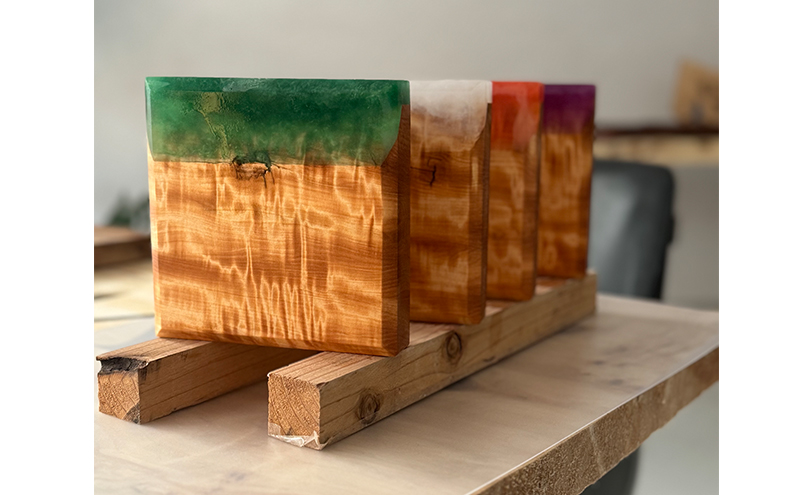 wood resin board 🍁 . . #woodresin #ウッドレジン #台座 #花台