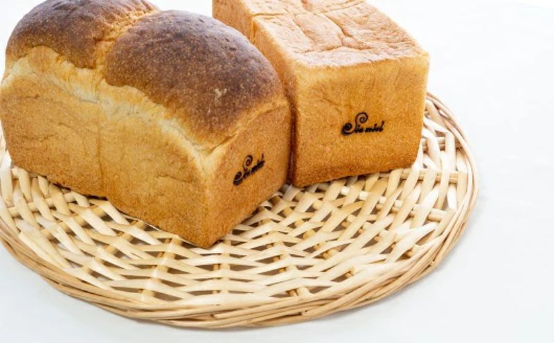 【三重県名張市】はちみつ酵母パン ほんのり甘い食パン2本 パン ぱん トースト 朝食 おやつ はちみつ酵母