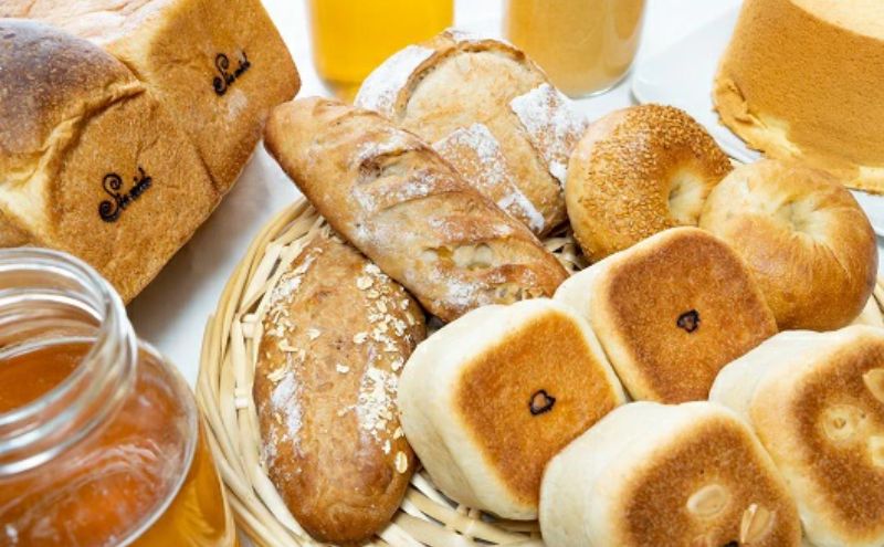 【三重県名張市】はちみつ酵母のパンの詰め合わせセット (パン5種8個) パン ぱん 食パン 朝食 おやつ お菓子 はちみつ酵母 ご褒美