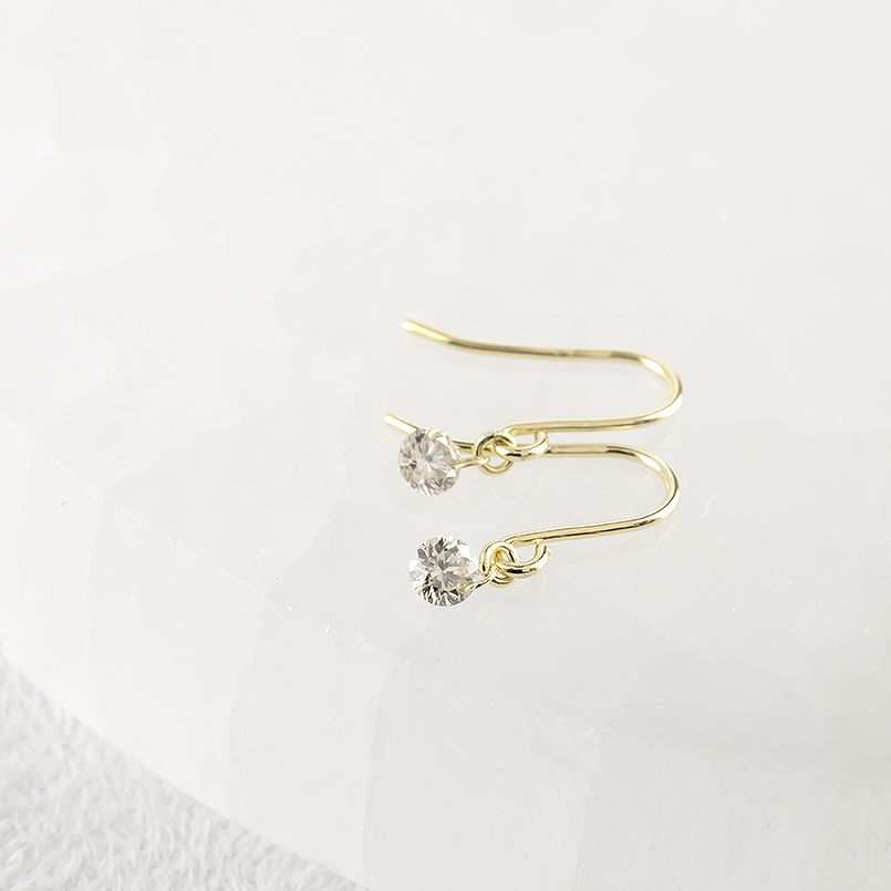 18金 ピアス k18 ダイヤモンド レーザーホール レディース ダイヤ 0.15  