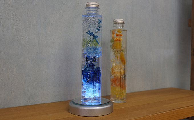 ハーバリウム2本(青色・紫色)&LED台 / 滋賀県湖南市 | セゾンのふるさと納税 ハーバリウム2本(青色・紫色)&LED台 / 滋賀県湖南市 | セゾンのふるさと納税