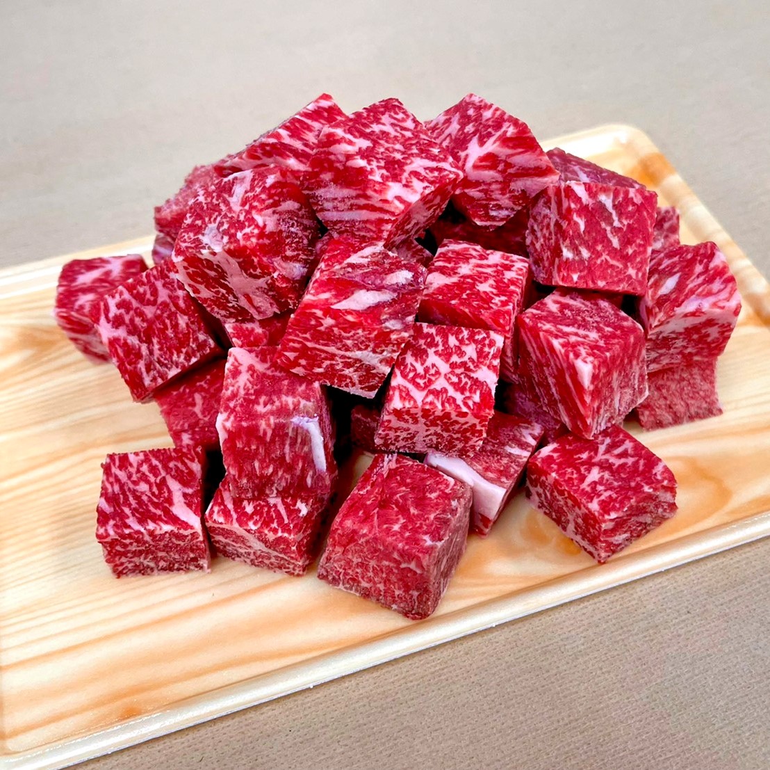 北海道別海町のふるさと納税 黒毛和牛「別海和牛」サイコロステーキ用500g【北海道別海町産】250g×2パック(ファームフーズ）