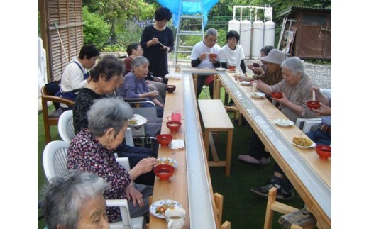 0370-39-01 木でできた流しそうめん台【思いやり型返礼品