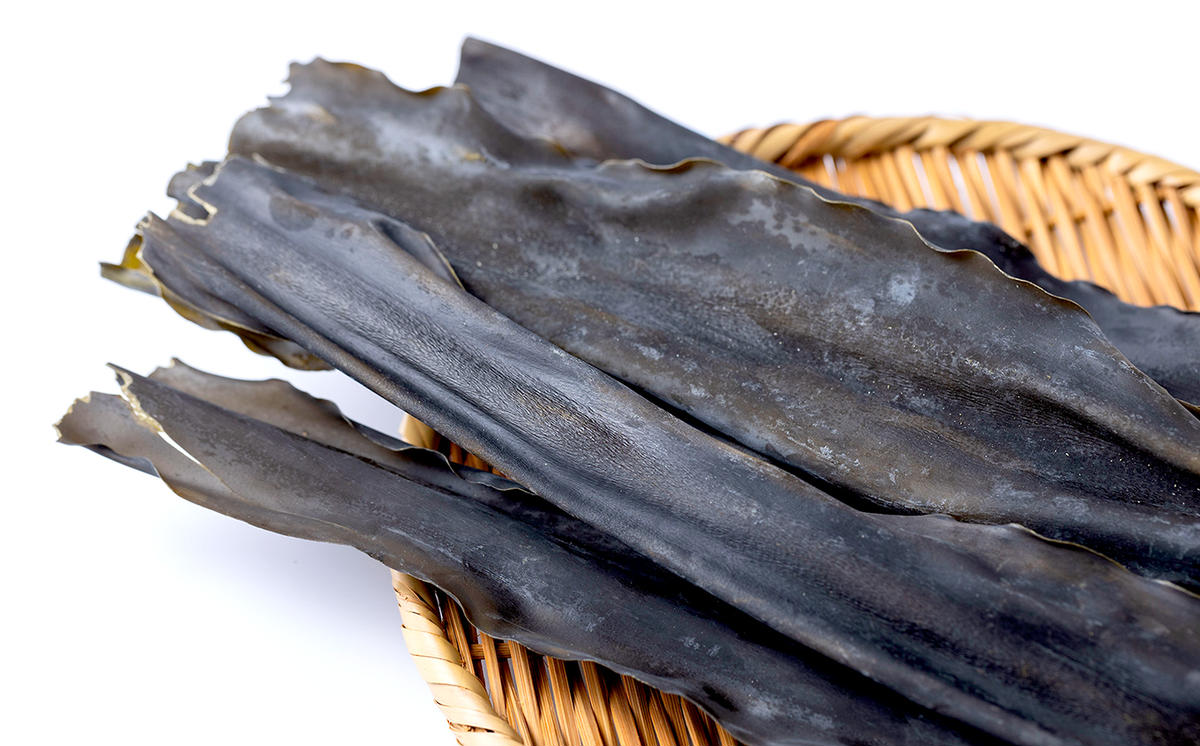 北海道産 日高昆布 一等検 計 300g (100g×3袋) / 北海道新ひだか