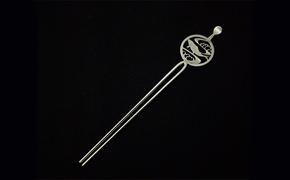 かんざし 平打ち簪 銀製 流水に鯉 かざり工芸三浦 髪飾り ヘアアクセサリー 和装 普段使い アクセサリー 民芸品 工芸品 伝統工芸品 おしゃれ かわいい 東京 東京都 墨田区