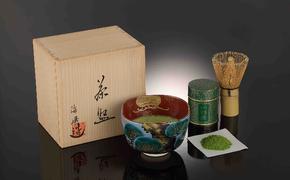 海鋒作清水焼抹茶碗セット(春香の昔40g、抹茶碗、茶せん)〈宇治抹茶 抹茶 お茶 茶 緑茶 粉末 セット 上質 茶道 抹茶碗 飲料 木箱 工芸品 日用品〉