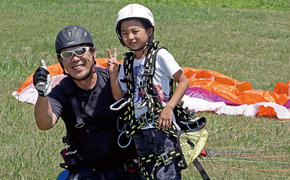 【男鹿寒風山でパラグライダー！！】パラグライダー遊覧飛行体験コース 1名様