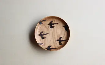 【宮内知子の木工作品】インテリアにも使える木工作家の漆で描いたお皿（小サイズ1枚）