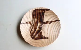 【宮内知子の木工作品】インテリアにも使える木工作家の漆で描いたお皿（大サイズ1枚）