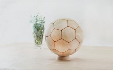 木製 サッカーボール （中） ヒノキ 台座付き インテリア 飾り ひのき