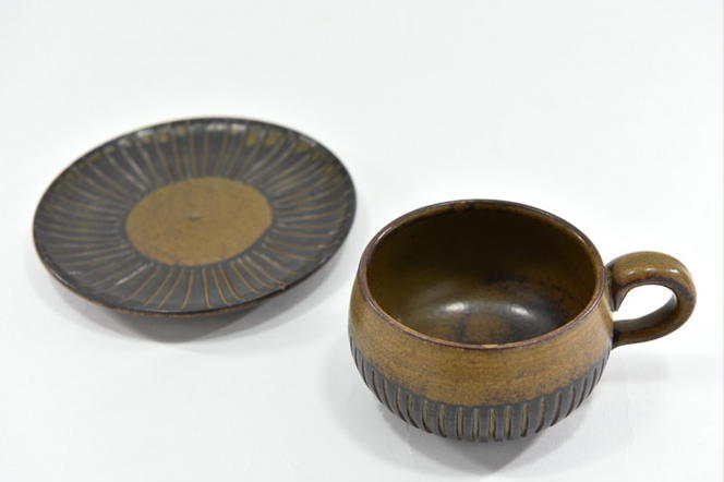 京焼「新羅釉木賊紋コーヒー碗・皿」（黒）１セット　