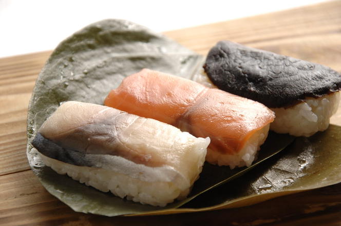 保存料無添加　柿の葉すし20個入　3種詰合せ（鯖12鮭4椎茸4）◇ | 寿司 サバ サケ 和歌山県 九和楽
※北海道・沖縄・離島への配送不可