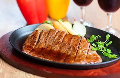 【熊野牛】赤身ステーキ
約６００g（約200g×3枚）
