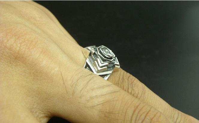 Pyramid  ring