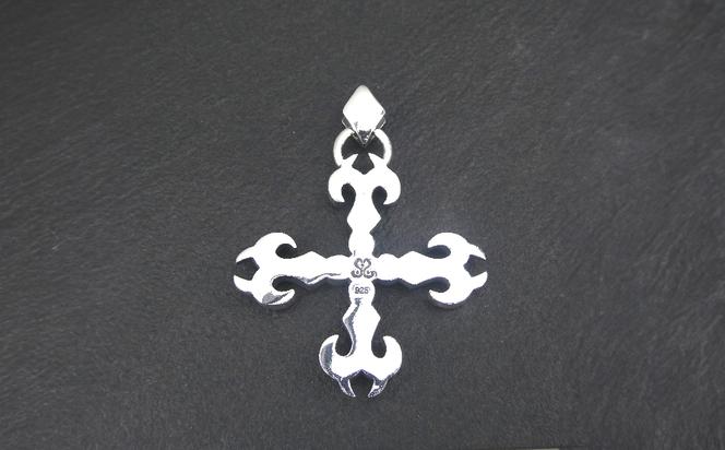 Small vampire cross　pendant