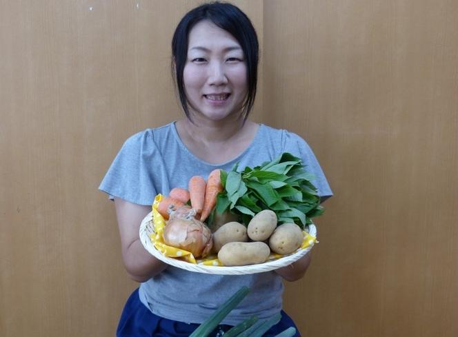 BI-10 12ヵ月定期便「自然栽培野菜」10～12品目（3月4月は白米または玄米5kg）