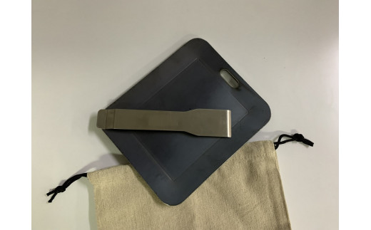 ミニコン炉S（黒皮）＆厚板鉄板 ソロキャン用（スクレーパー、巾着袋付き）のセット