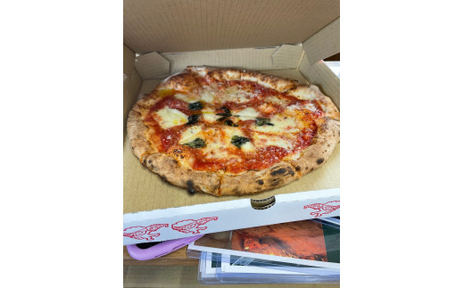 加子母トマトのマルゲリータとイタリアマルゲリータ ピザ食べ比べセット