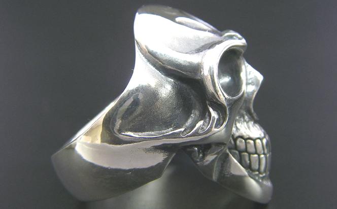 Standard  skull  ring