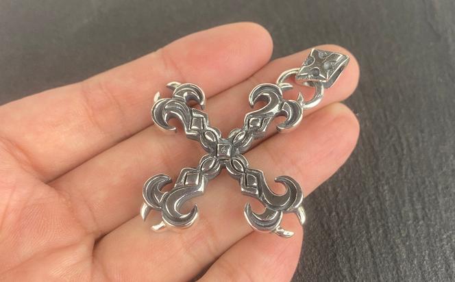 Small vampire cross　pendant