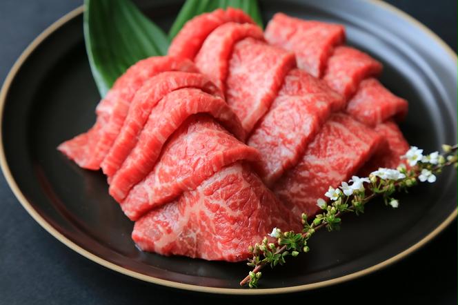 【神戸ビーフ素牛】特選 黒田庄和牛（焼肉用赤身モモ、850g）(30-1) 肉 お肉 牛肉 焼肉 焼き肉 赤身 モモ肉 BBQ 便利 神戸ビーフ 神戸牛 黒田庄和牛 高級黒毛和牛