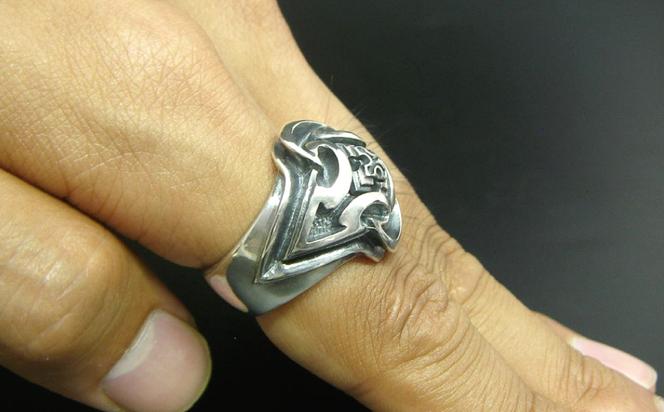 Medium Pyramid cross ring ｜ ピラミッドクロスリング リング 指輪 シルバーリング シルバー シルバー925 しっかり ボリューム ハンドメイド 手作り ゆびわ りんぐ リング 指輪 シルバー アクセサリー 925 ハンドメイド 選べる サイズ ジュエリー アクセ ファッション 人気 シンプル ギフト プレゼント 年末年始 お中元 お歳暮 内祝い 快気祝い						