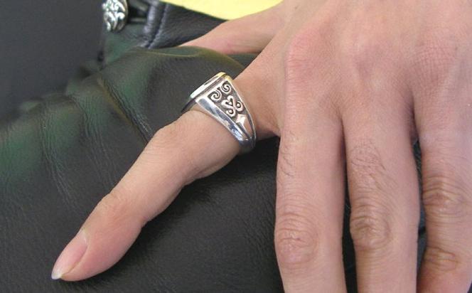 Mirror reflection ring ミラー リフレクション リング ｜ 指輪 シルバー 鏡面仕上げ 印台 アクセサリー 925 ハンドメイド 選べる サイズ ジュエリー アクセ ファッション 人気 シンプル ギフト プレゼント 年末年始 お中元 お歳暮 内祝い 快気祝い									