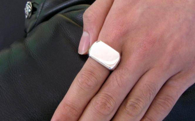 Mirror reflection ring ミラー リフレクション リング ｜ 指輪 シルバー 鏡面仕上げ 印台 アクセサリー 925 ハンドメイド 選べる サイズ ジュエリー アクセ ファッション 人気 シンプル ギフト プレゼント 年末年始 お中元 お歳暮 内祝い 快気祝い									