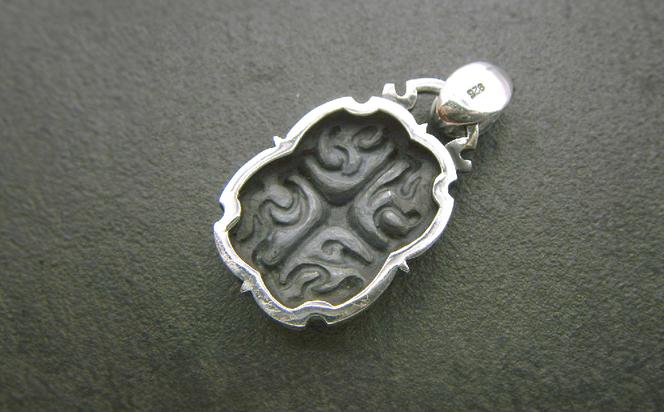 Oval cross pendant オーバル クロス ペンダント ｜ ペンダント シルバーペンダント シルバー シルバー925 ハンドメイド 手作り アクセサリー 十字架 モチーフ ペンダントトップ ネックレス チャーム ジュエリー アクセ ファッション 人気 シンプル ギフト プレゼント 年末年始 お中元 お歳暮 内祝い 快気祝い