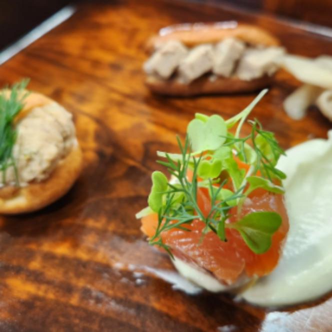 丸亀のフレンチ　ビストロアンジェ　選べるペアチケットワインコース　ランチorディナー ペア ペア食事券 夫婦 カップル ランチ　ディナー  フレンチ 記念日 デート 高級 丸亀 　