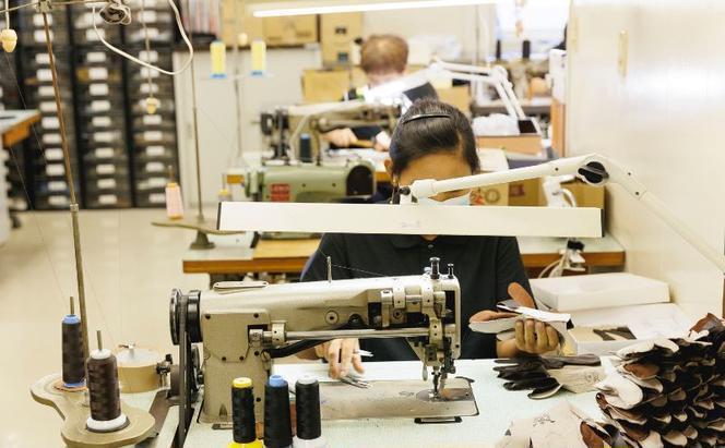 腕時計を魅せる手袋　羊革　スマートフォン非対応