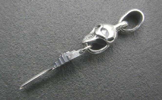 Layer dagger skull pendant ダガー スカル ペンダント ｜ ペンダント シルバー シルバー925 ハンドメイド 手作り アクセサリー 髑髏 モチーフ ペンダントトップ ネックレス チャーム ジュエリー アクセ ファッション 人気 シンプル ギフト プレゼント 年末年始 お中元 お歳暮 内祝い 快気祝い