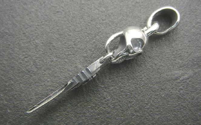 Layer dagger skull pendant ダガー スカル ペンダント ｜ ペンダント シルバー シルバー925 ハンドメイド 手作り アクセサリー 髑髏 モチーフ ペンダントトップ ネックレス チャーム ジュエリー アクセ ファッション 人気 シンプル ギフト プレゼント 年末年始 お中元 お歳暮 内祝い 快気祝い