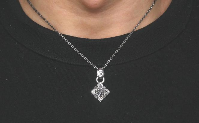 Pyramid pendant ピラミッド ペンダント ｜ シルバー シルバー925 ハンドメイド 手作り アクセサリー ペンダントトップ ネックレス チャーム ジュエリー アクセ ファッション 人気 シンプル ギフト プレゼント 年末年始 お中元 お歳暮 内祝い 快気祝い