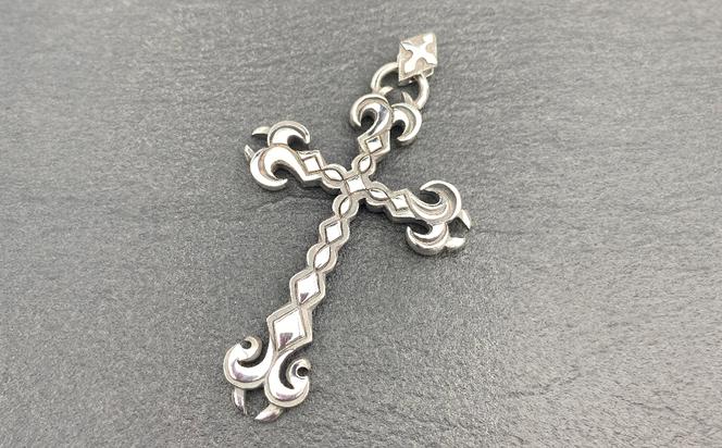 Vampire cross pendant ヴァンパイアクロスペンダント ｜ シルバー シルバー925 ハンドメイド 手作り アクセサリー 十字架 モチーフ ペンダントトップ ネックレス チャーム ジュエリー アクセ ファッション 人気 シンプル ギフト プレゼント 年末年始 お中元 お歳暮 内祝い 快気祝い