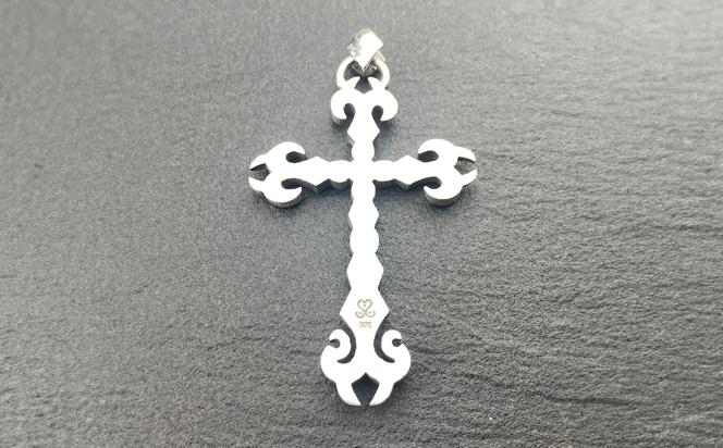 Vampire cross pendant ヴァンパイアクロスペンダント ｜ シルバー シルバー925 ハンドメイド 手作り アクセサリー 十字架 モチーフ ペンダントトップ ネックレス チャーム ジュエリー アクセ ファッション 人気 シンプル ギフト プレゼント 年末年始 お中元 お歳暮 内祝い 快気祝い
