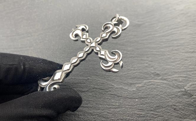 Vampire cross pendant ヴァンパイアクロスペンダント ｜ シルバー シルバー925 ハンドメイド 手作り アクセサリー 十字架 モチーフ ペンダントトップ ネックレス チャーム ジュエリー アクセ ファッション 人気 シンプル ギフト プレゼント 年末年始 お中元 お歳暮 内祝い 快気祝い