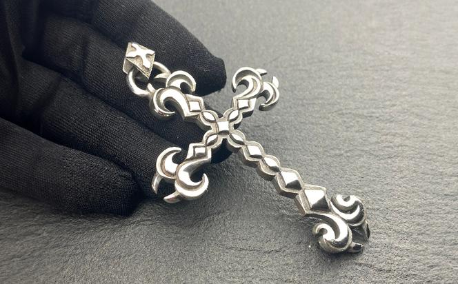 Vampire cross pendant ヴァンパイアクロスペンダント ｜ シルバー シルバー925 ハンドメイド 手作り アクセサリー 十字架 モチーフ ペンダントトップ ネックレス チャーム ジュエリー アクセ ファッション 人気 シンプル ギフト プレゼント 年末年始 お中元 お歳暮 内祝い 快気祝い